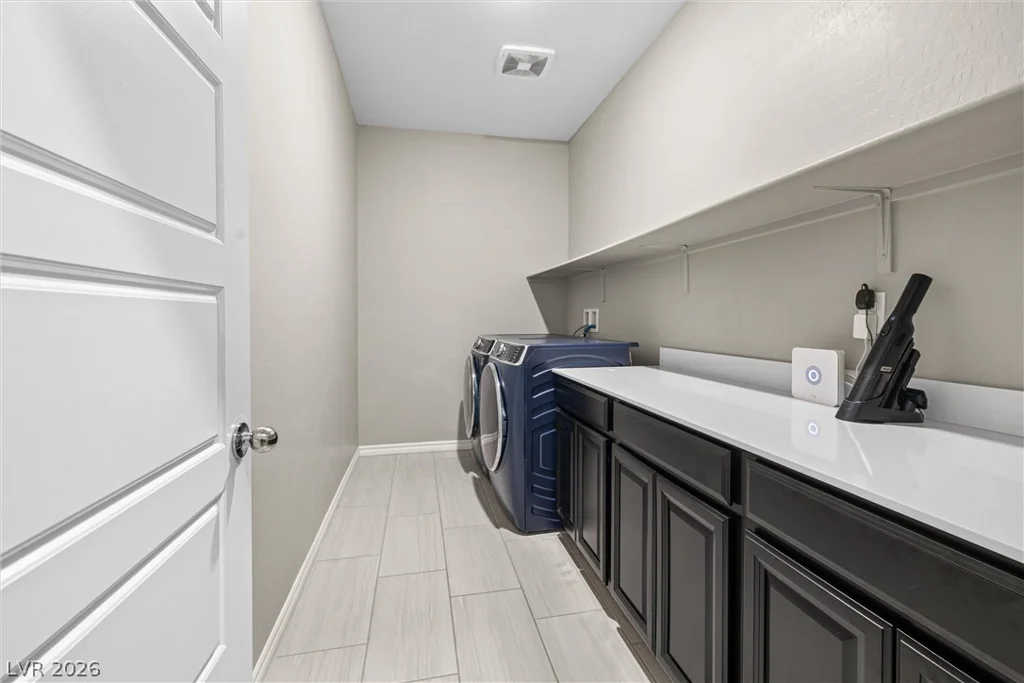 7058 Noah Raven, North Las Vegas, NV 89084