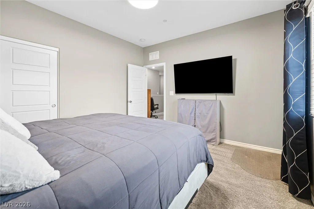 7058 Noah Raven, North Las Vegas, NV 89084
