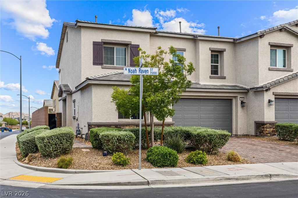 7058 Noah Raven, North Las Vegas, NV 89084