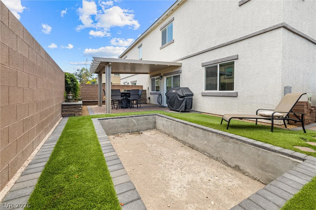 7058 Noah Raven, North Las Vegas, NV 89084