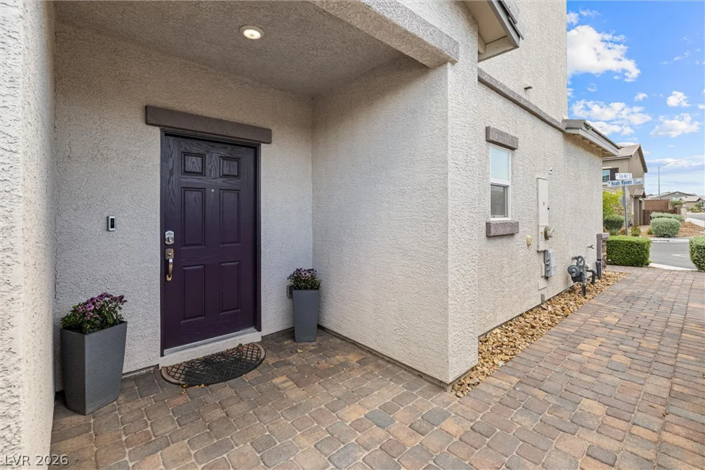 7058 Noah Raven, North Las Vegas, NV 89084