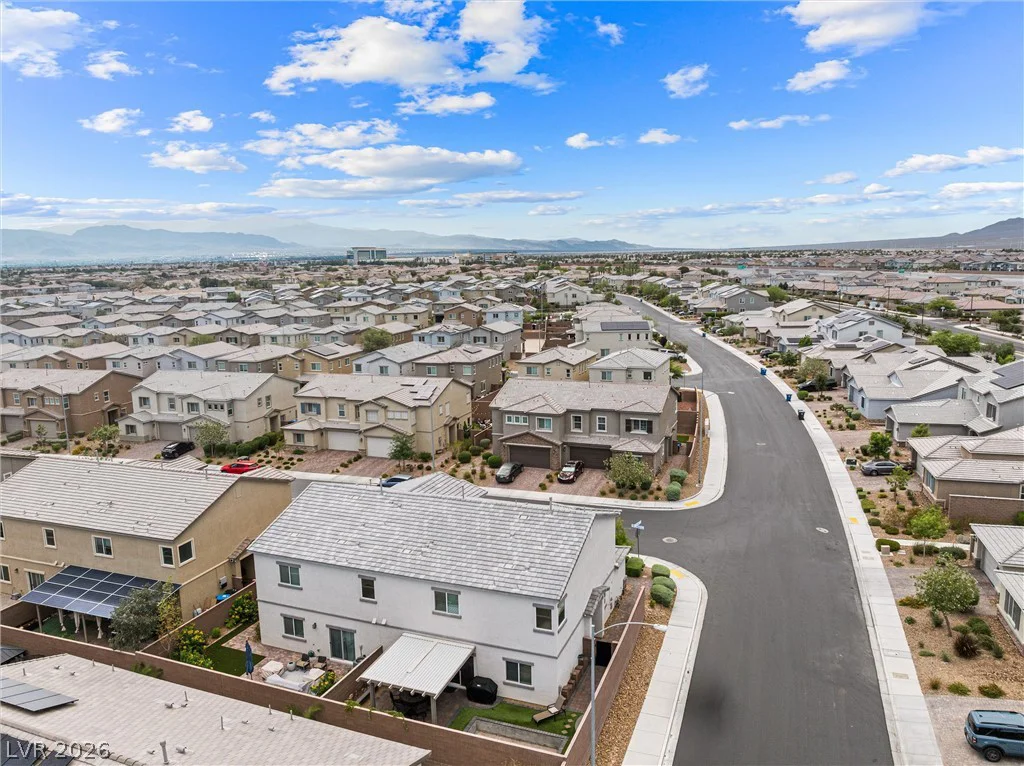 7058 Noah Raven, North Las Vegas, NV 89084