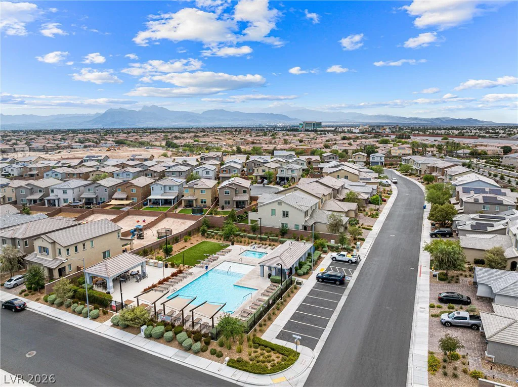 7058 Noah Raven, North Las Vegas, NV 89084