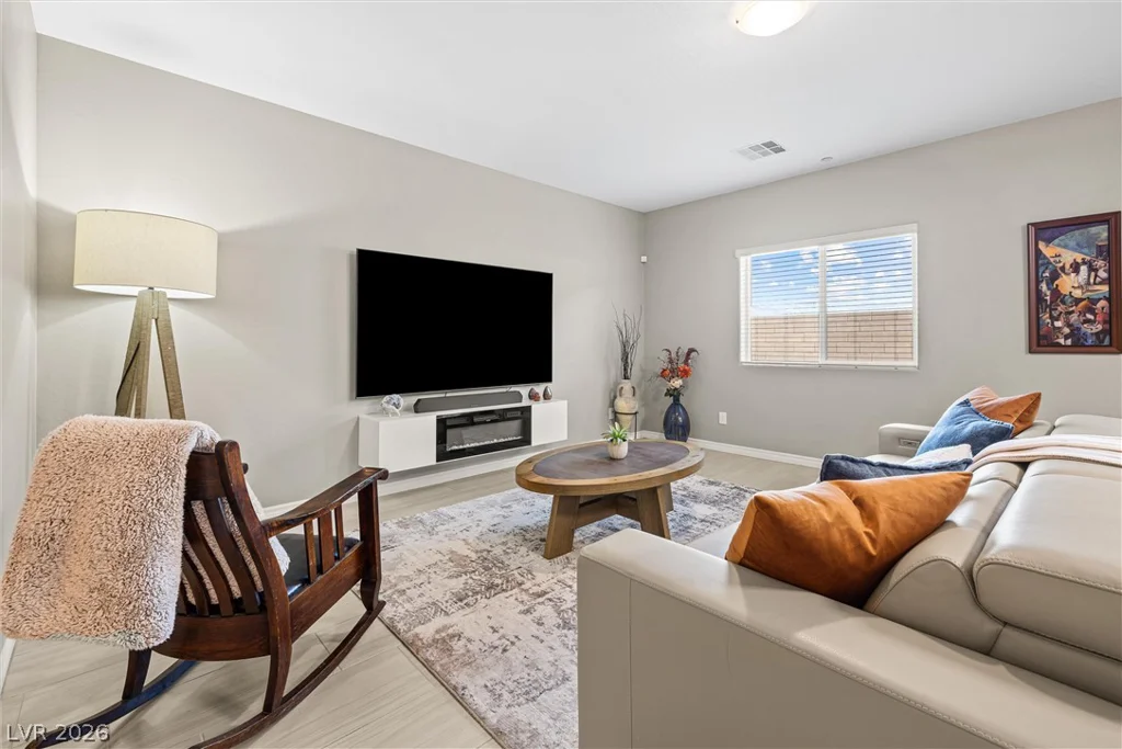 7058 Noah Raven, North Las Vegas, NV 89084