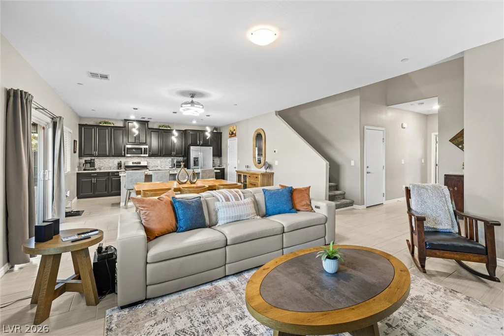 7058 Noah Raven, North Las Vegas, NV 89084