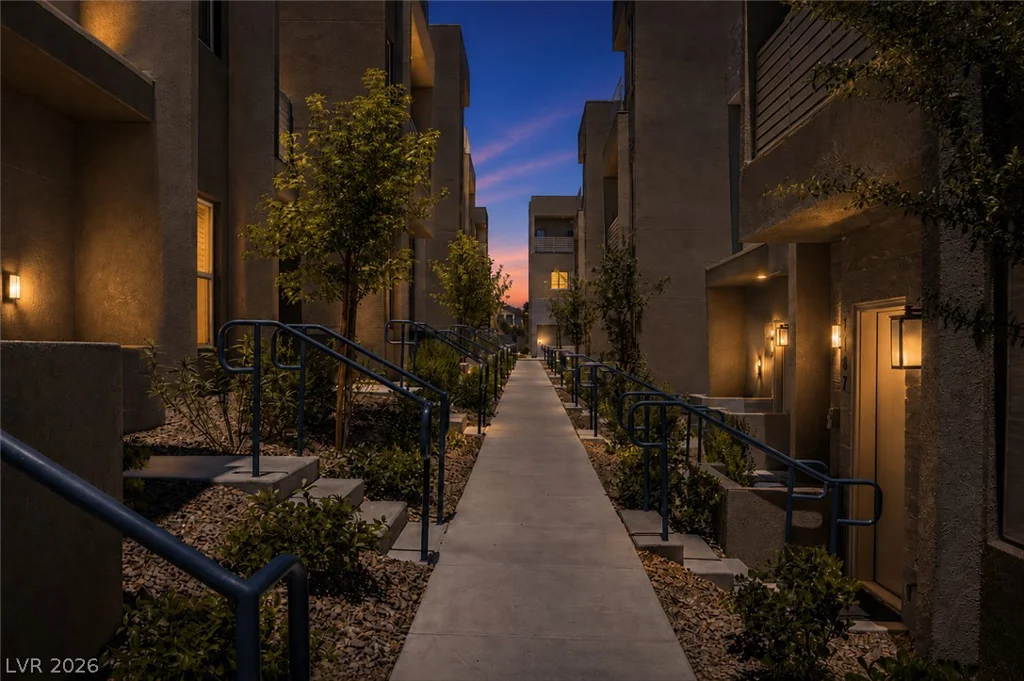 1187 Blossom Point, Las Vegas, NV 89135