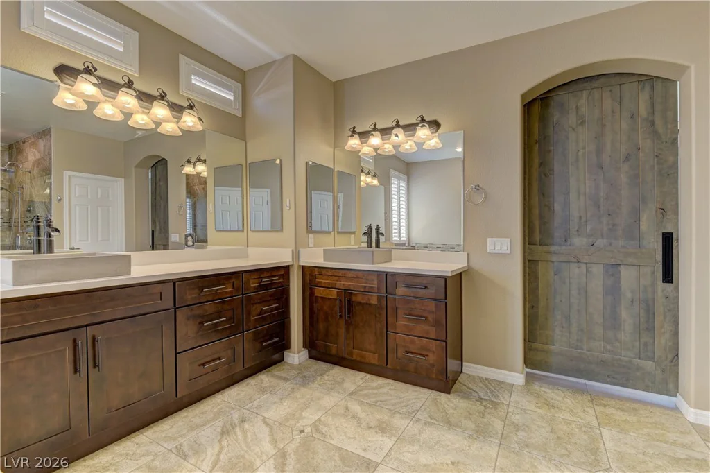 911 Roseberry, Las Vegas, NV 89138