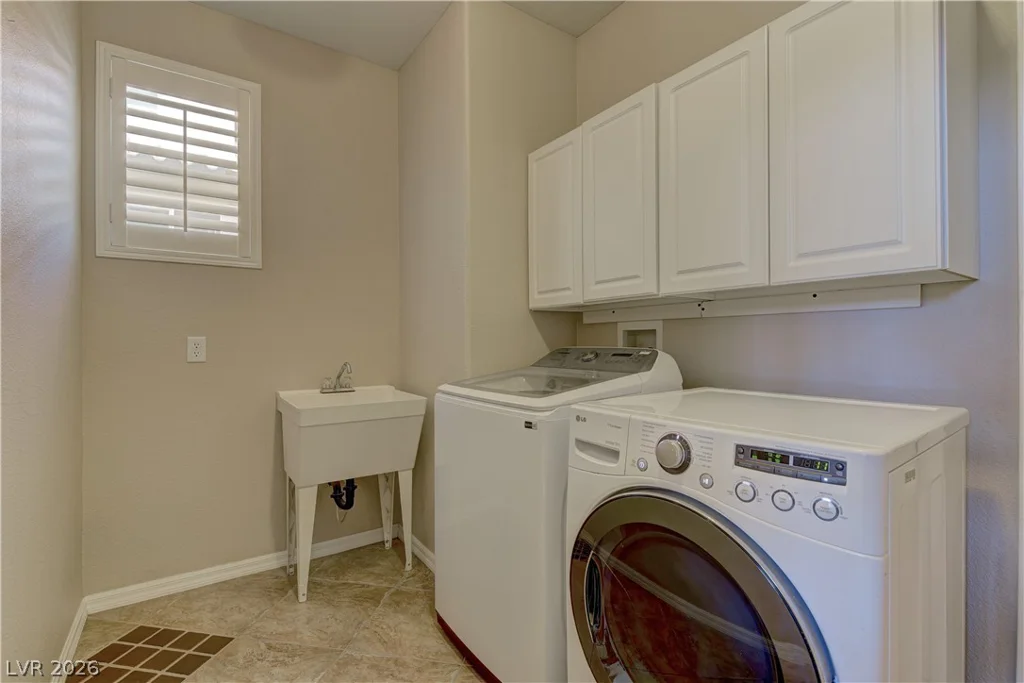911 Roseberry, Las Vegas, NV 89138