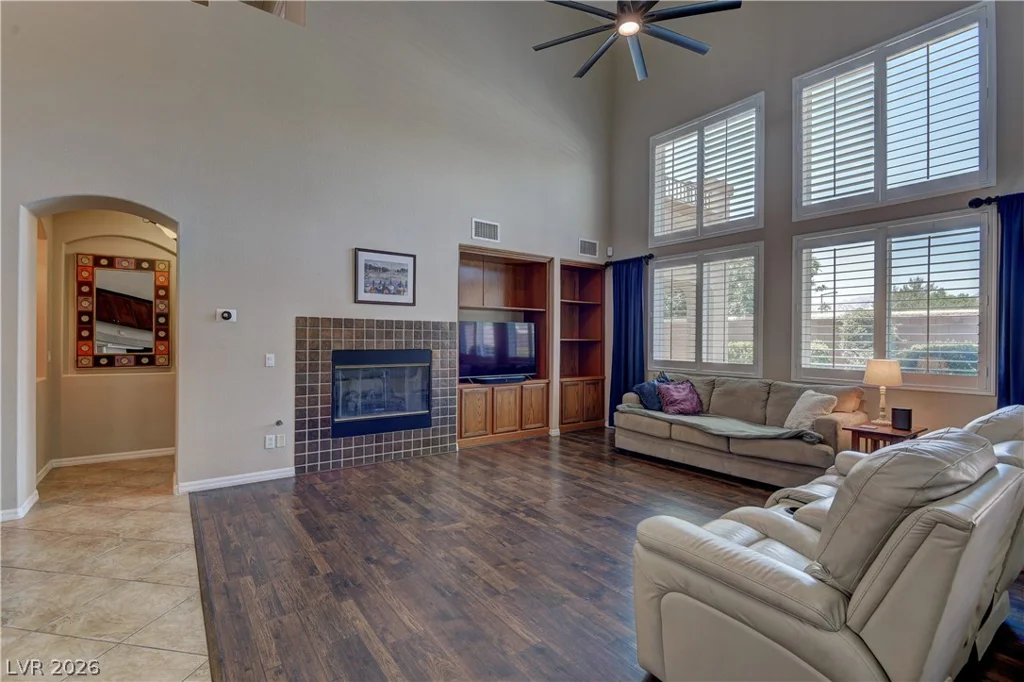 911 Roseberry, Las Vegas, NV 89138