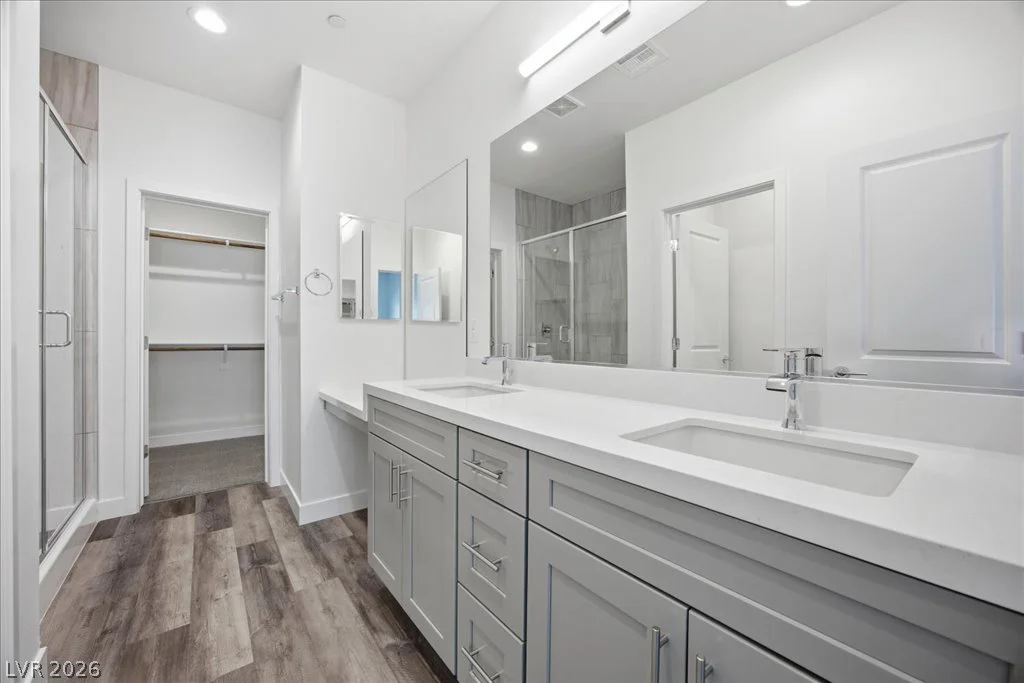 1124 Prospering Creek, Las Vegas, NV 89135