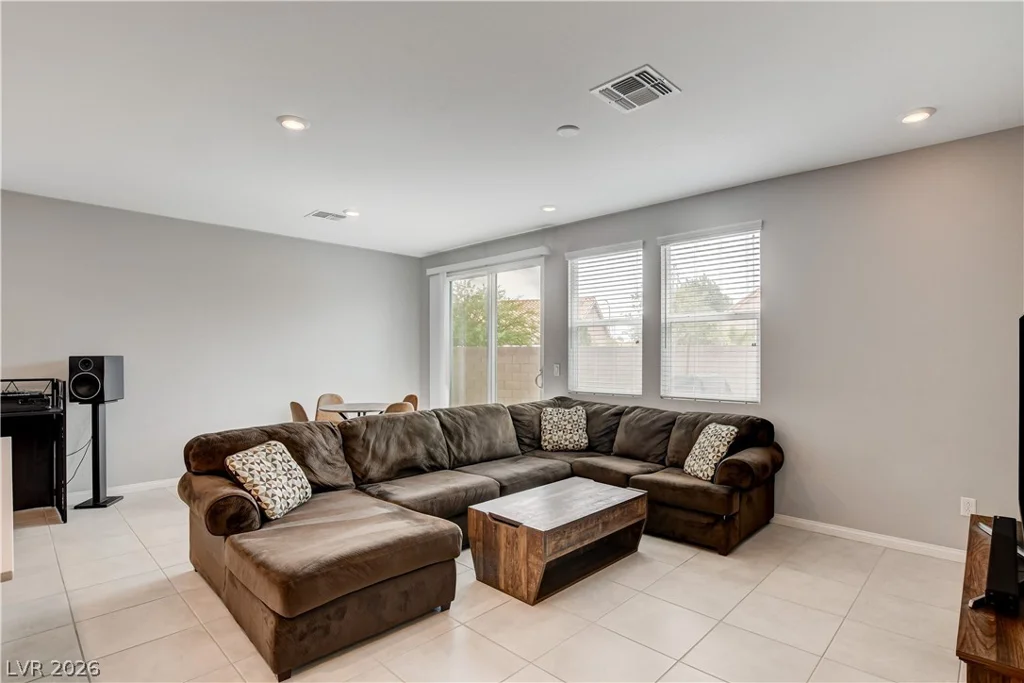5976 Bruselas, Las Vegas, NV 89113