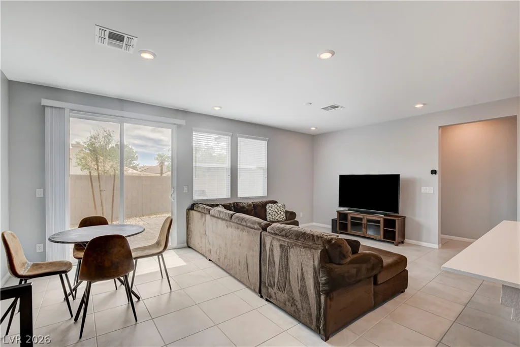 5976 Bruselas, Las Vegas, NV 89113