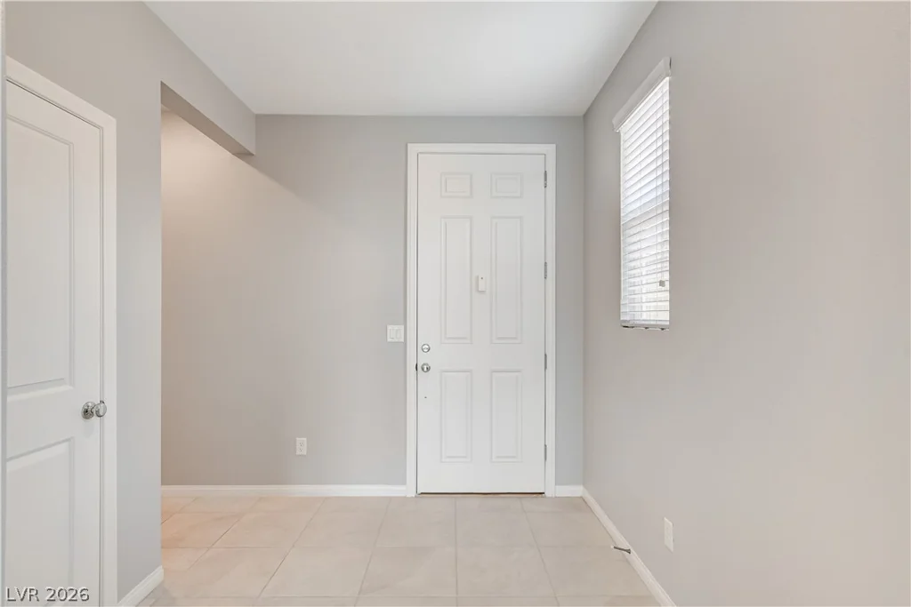 5976 Bruselas, Las Vegas, NV 89113