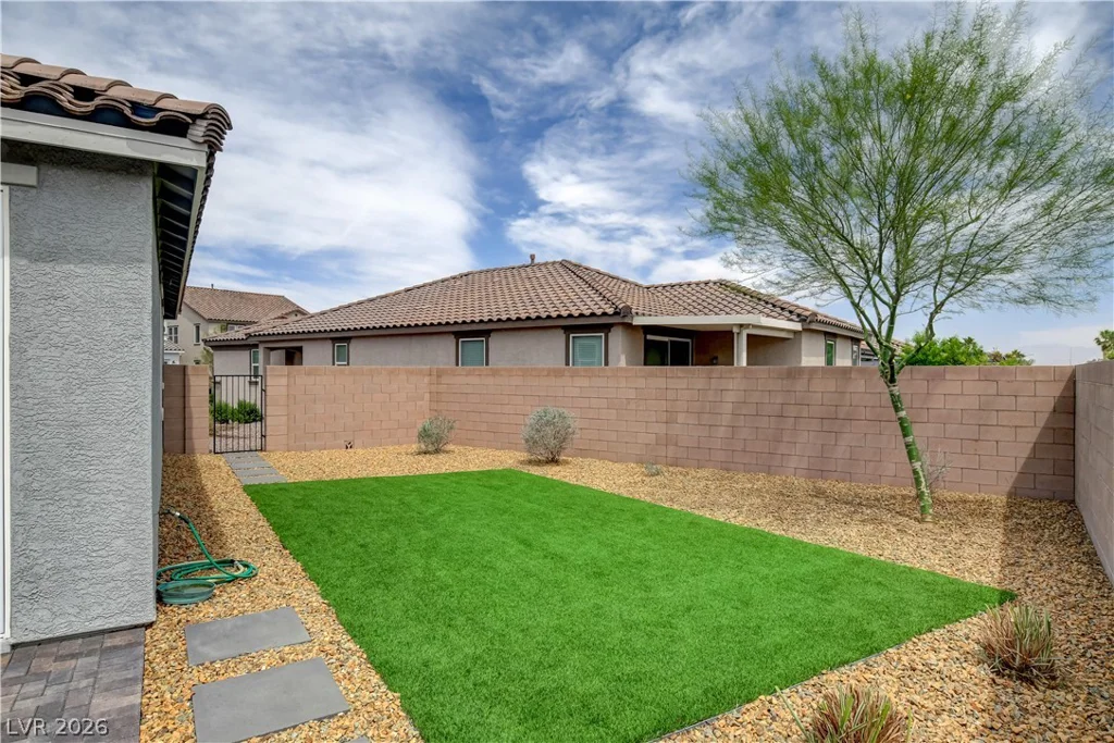 5976 Bruselas, Las Vegas, NV 89113