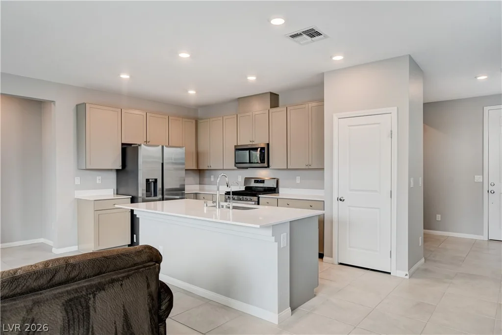 5976 Bruselas, Las Vegas, NV 89113