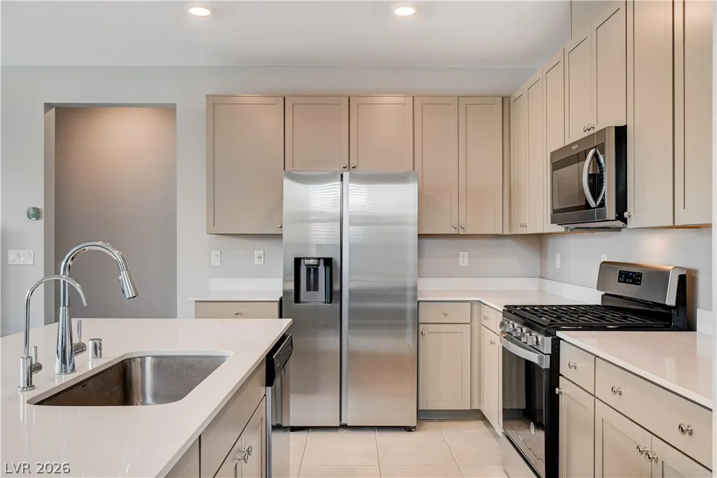 5976 Bruselas, Las Vegas, NV 89113