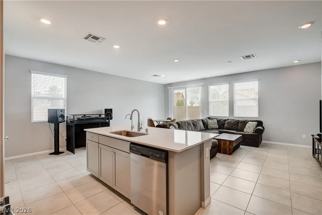 5976 Bruselas, Las Vegas, NV 89113