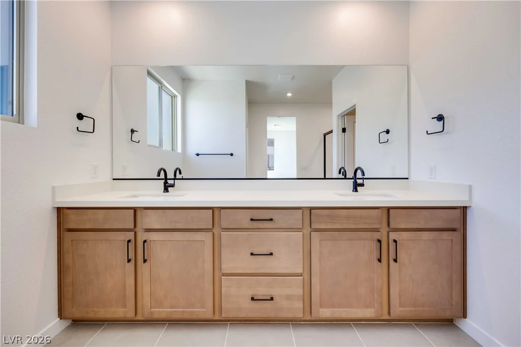 11952 Angle Cliff, Las Vegas, NV 89138