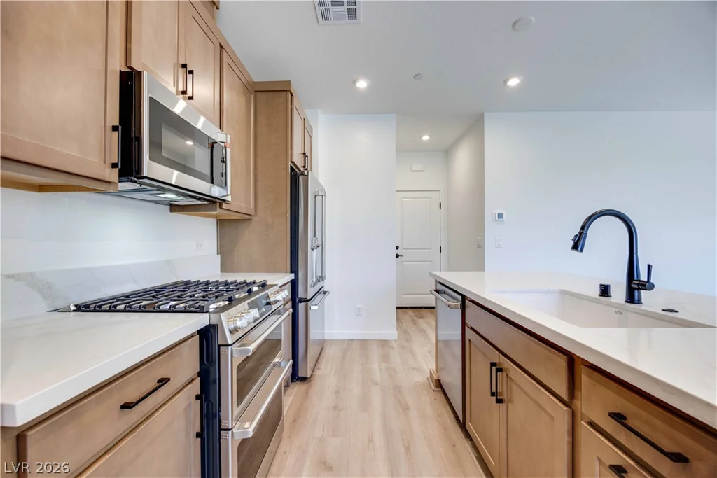 11952 Angle Cliff, Las Vegas, NV 89138