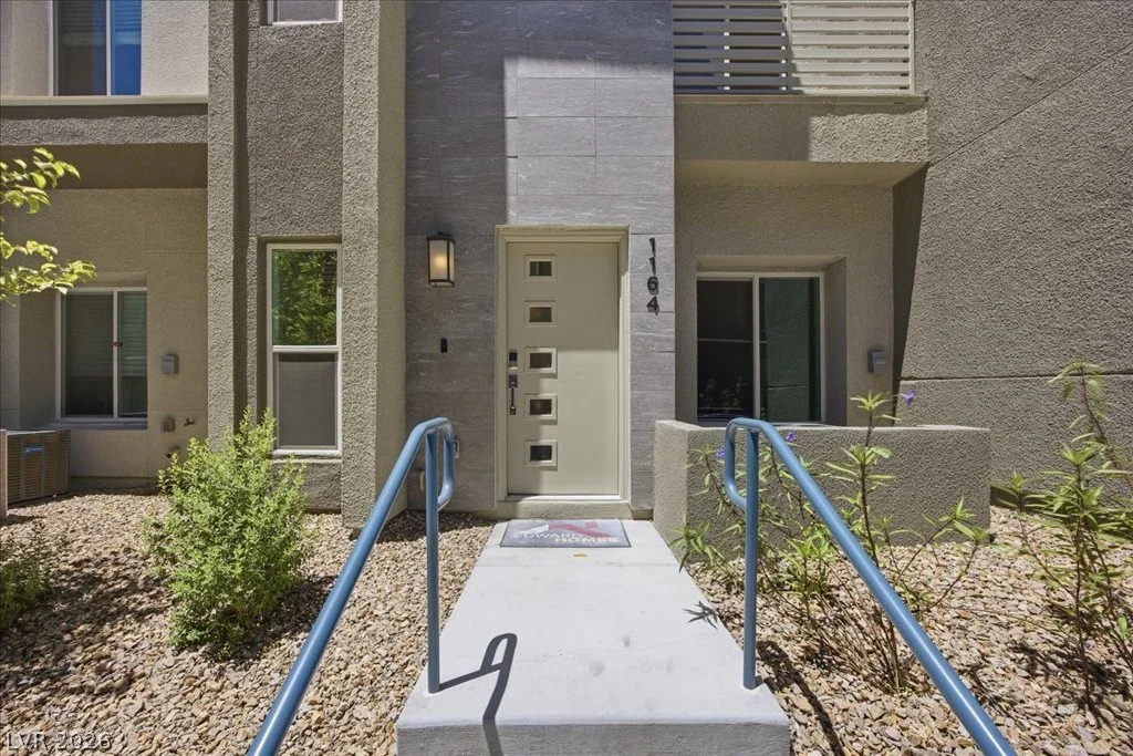1164 Prospering Creek, Las Vegas, NV 89135