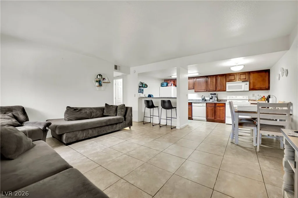 4470 Sandy River, Las Vegas, NV 89103