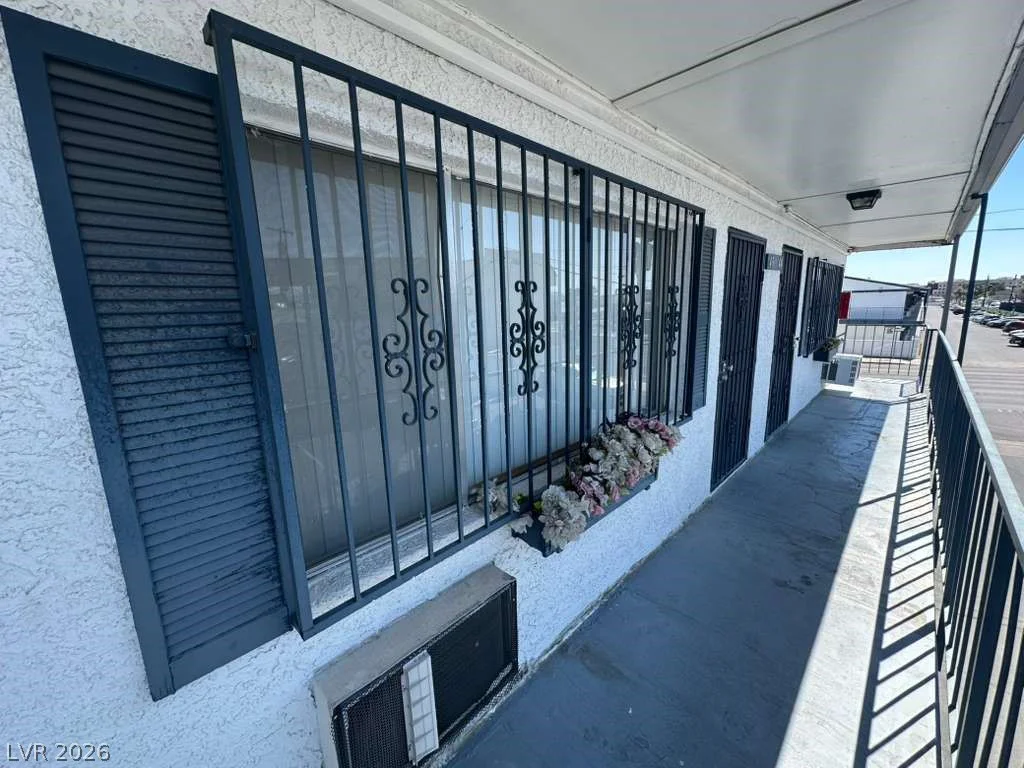 4600 Paradise, Las Vegas, NV 89169