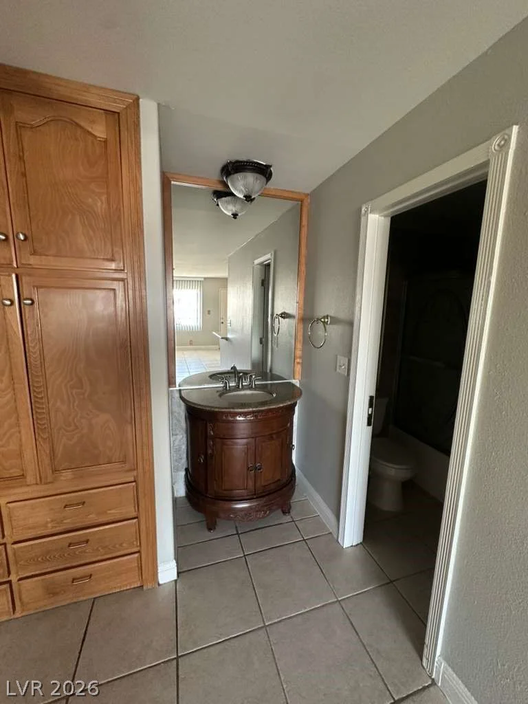 4600 Paradise, Las Vegas, NV 89169