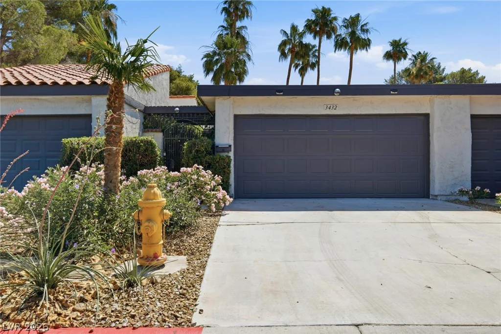 3432 Pino, Las Vegas, NV 89121