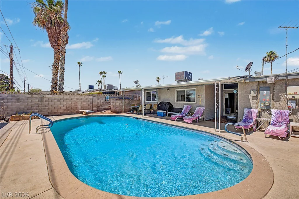 712 Saylor, Las Vegas, NV 89107