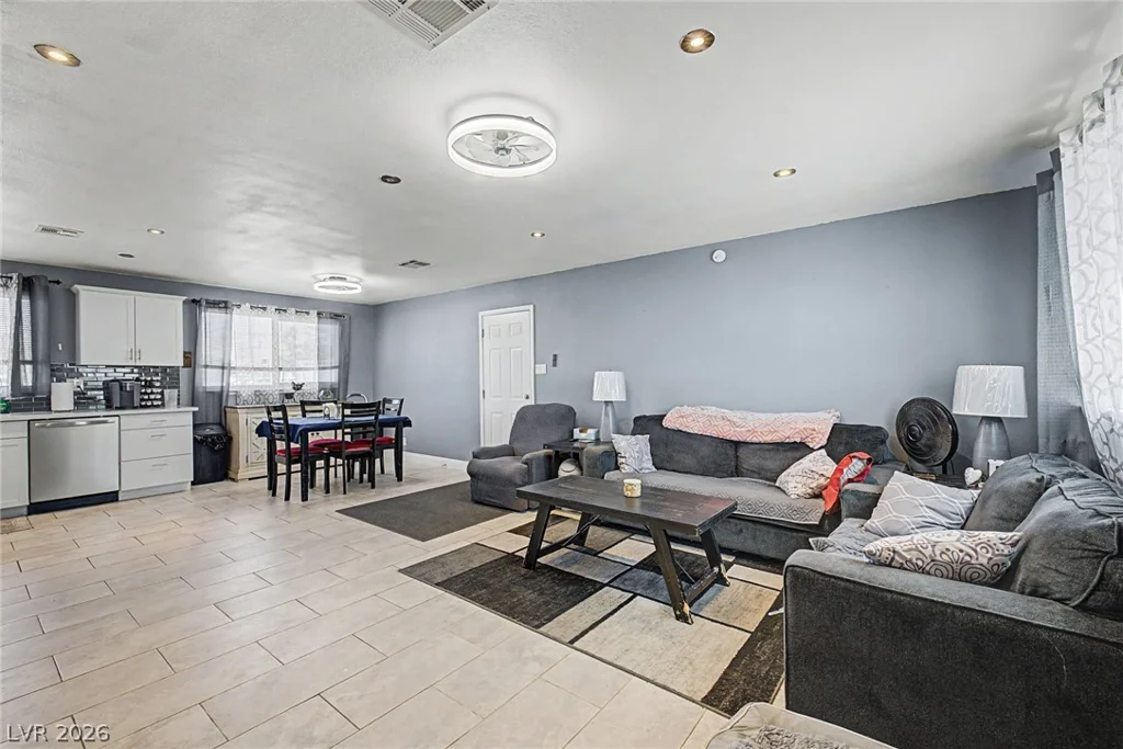 712 Saylor, Las Vegas, NV 89107