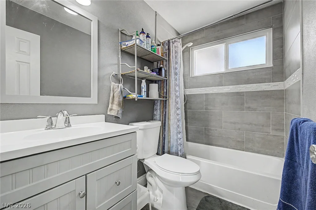 712 Saylor, Las Vegas, NV 89107