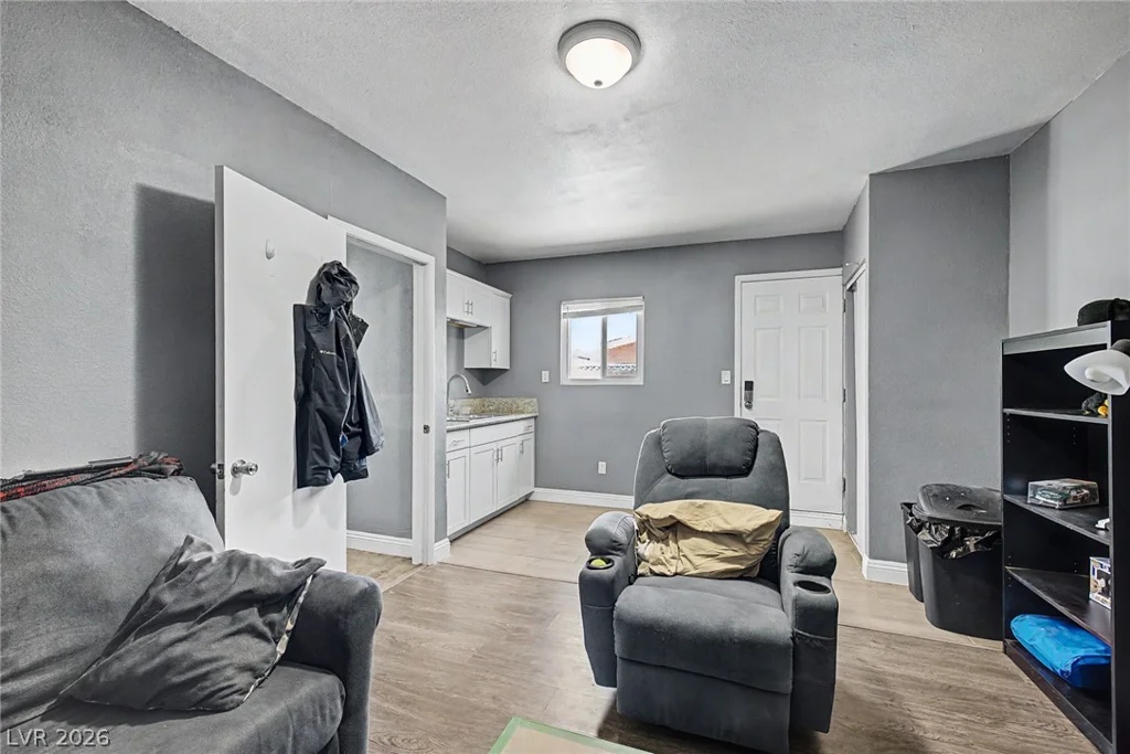712 Saylor, Las Vegas, NV 89107