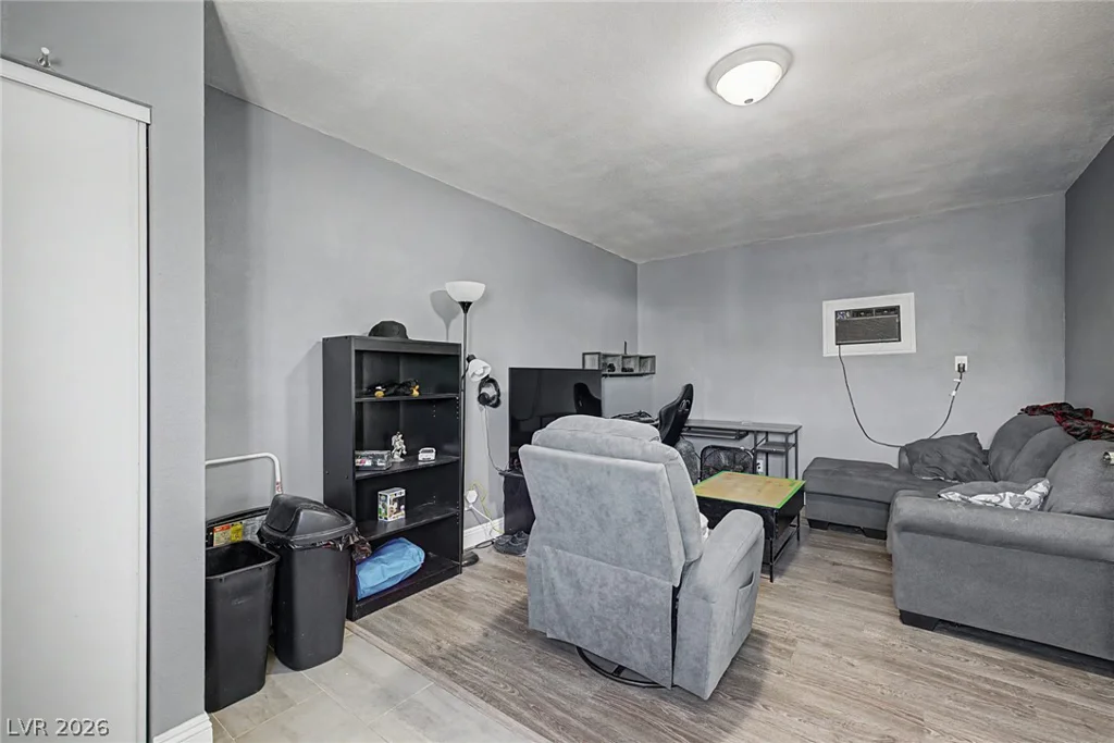 712 Saylor, Las Vegas, NV 89107
