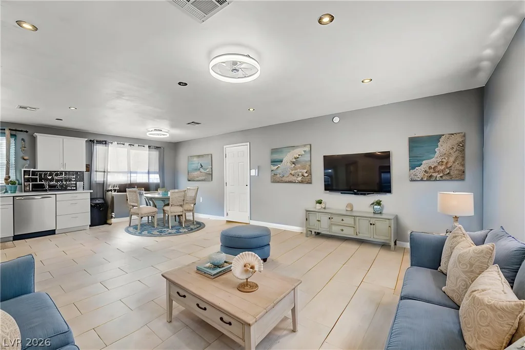 712 Saylor, Las Vegas, NV 89107