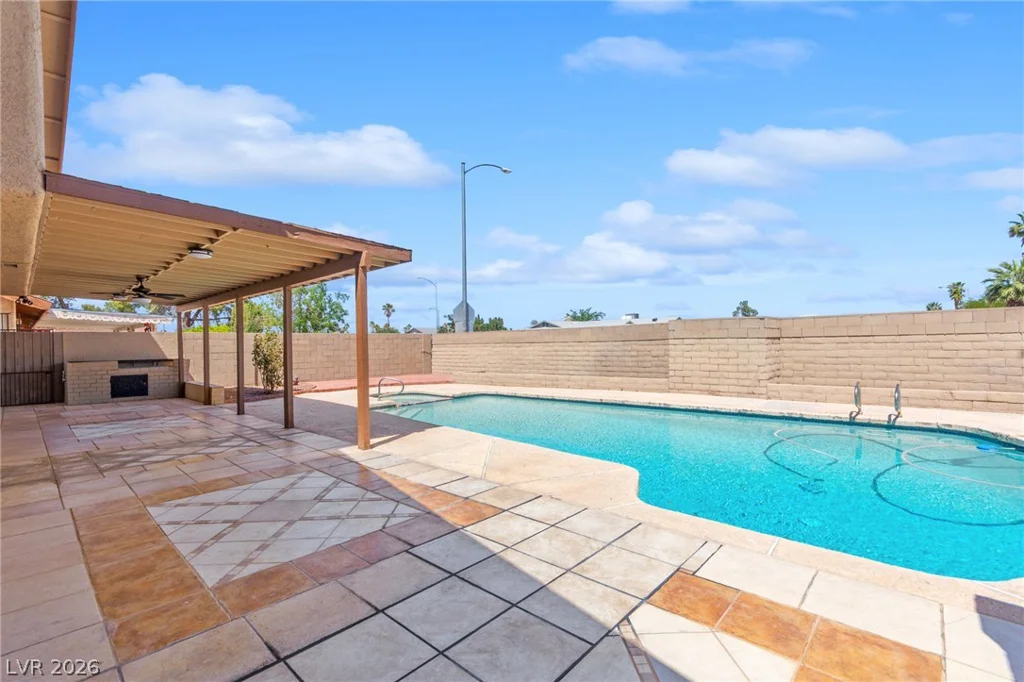 4430 Cranbrook, Las Vegas, NV 89103