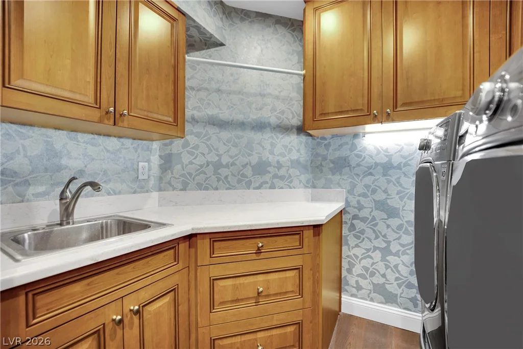 1930 Dresden, Henderson, NV 89014
