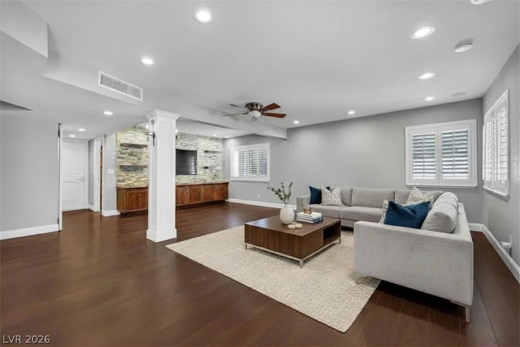 1930 Dresden, Henderson, NV 89014