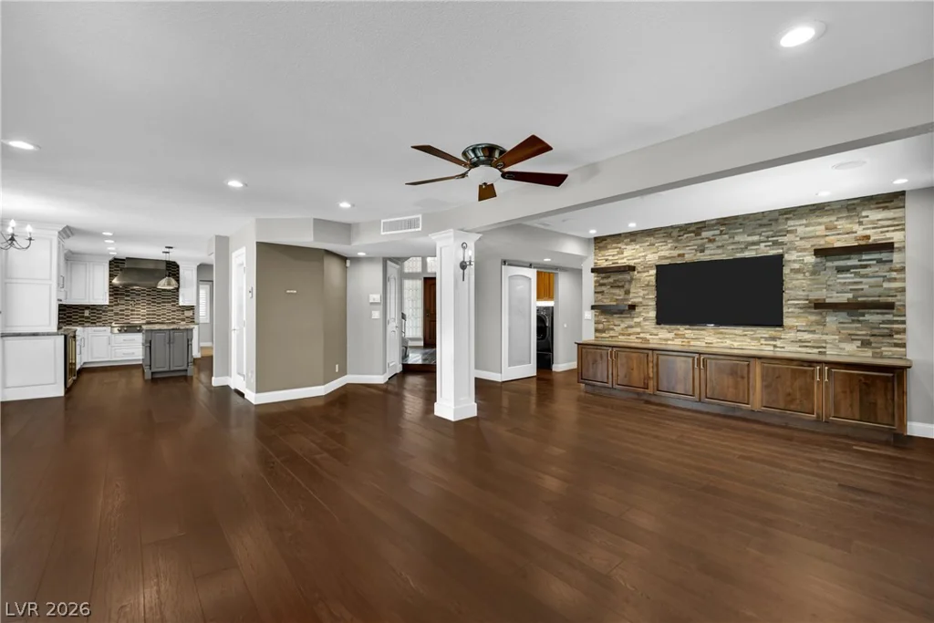 1930 Dresden, Henderson, NV 89014