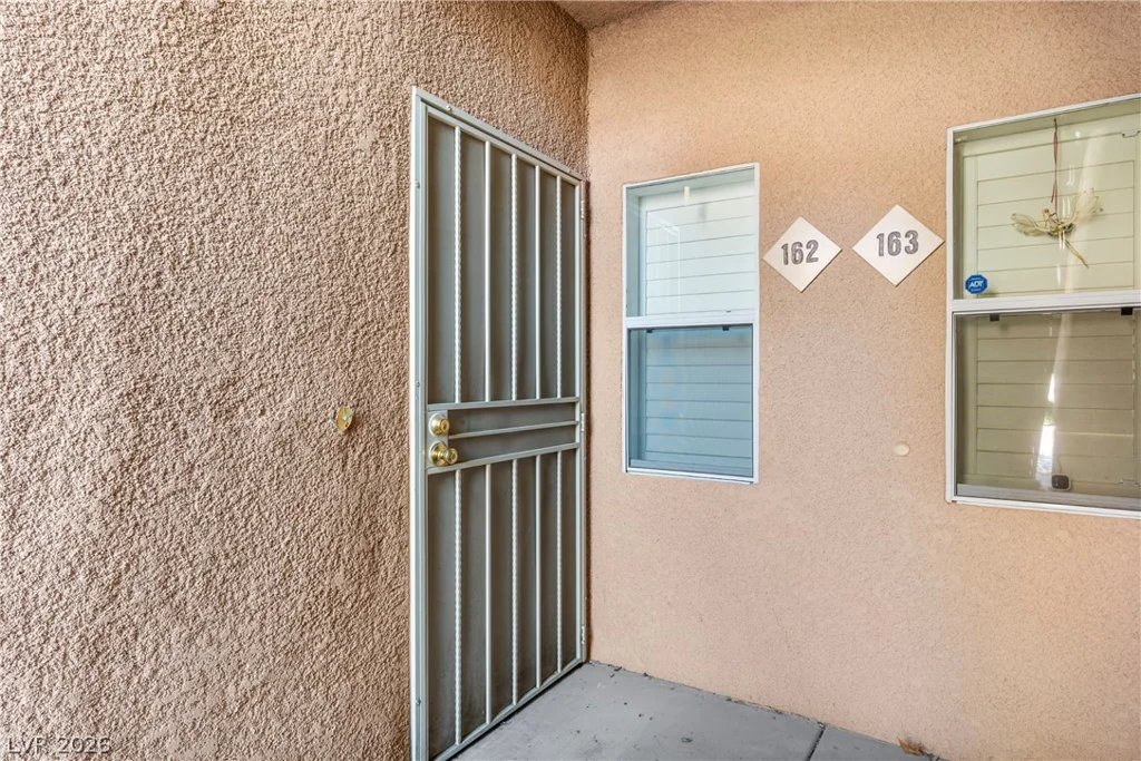 5751 Hacienda, Las Vegas, NV 89122