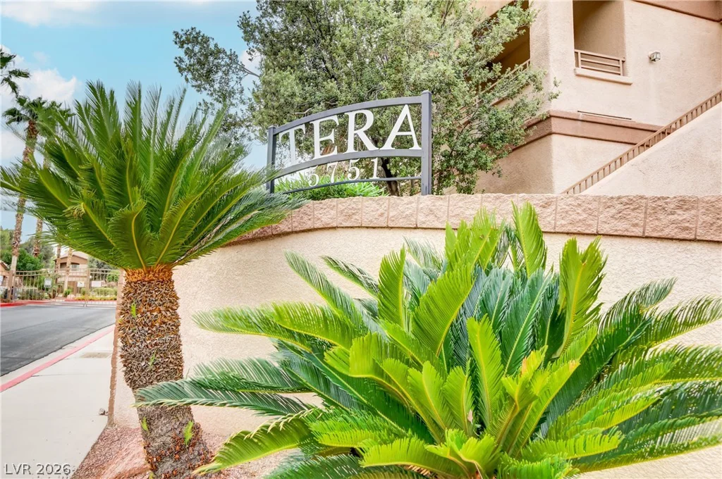 5751 Hacienda, Las Vegas, NV 89122