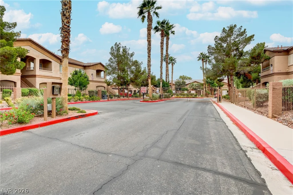 5751 Hacienda, Las Vegas, NV 89122