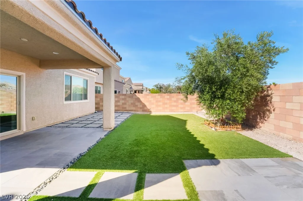1000 Cetona, Henderson, NV 89011