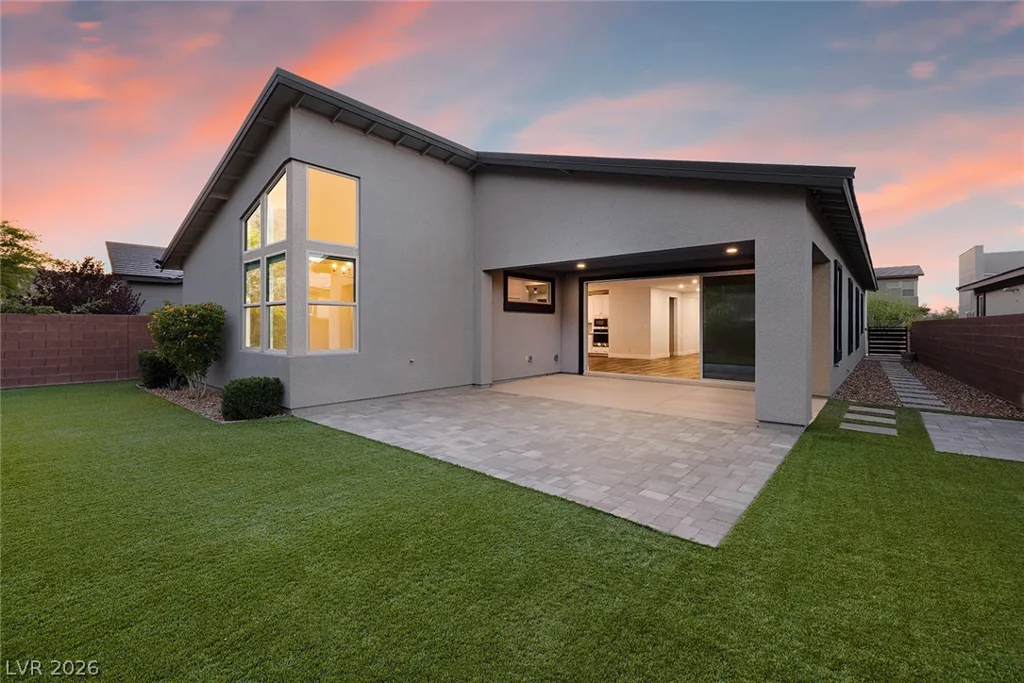 9689 Starlight Ridge, Las Vegas, NV 89148