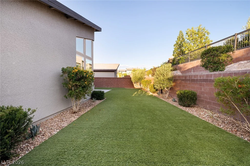 9689 Starlight Ridge, Las Vegas, NV 89148
