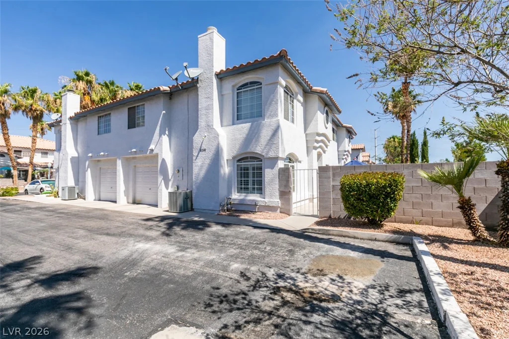8200 Diamond Star, Las Vegas, NV 89145