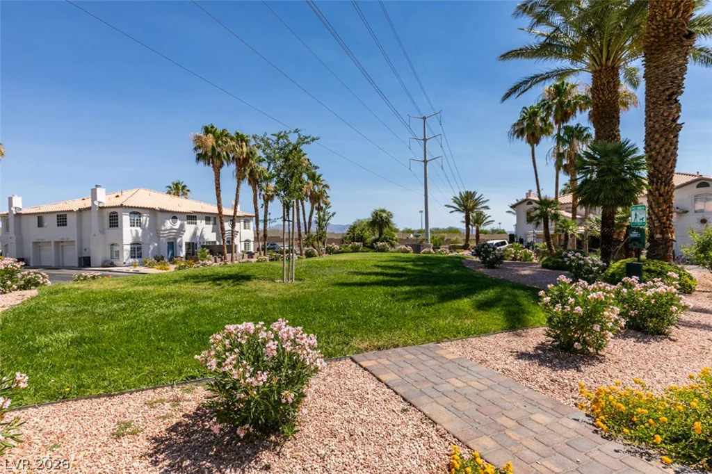 8200 Diamond Star, Las Vegas, NV 89145