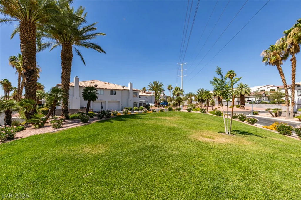 8200 Diamond Star, Las Vegas, NV 89145