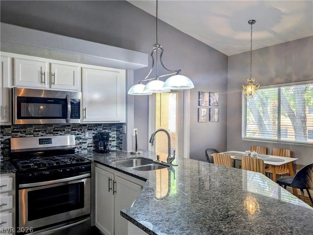 900 Heavenly Hills, Las Vegas, NV 89145