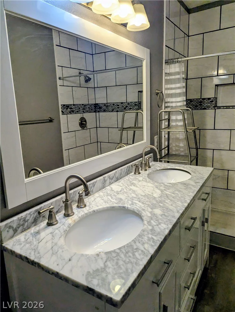 900 Heavenly Hills, Las Vegas, NV 89145
