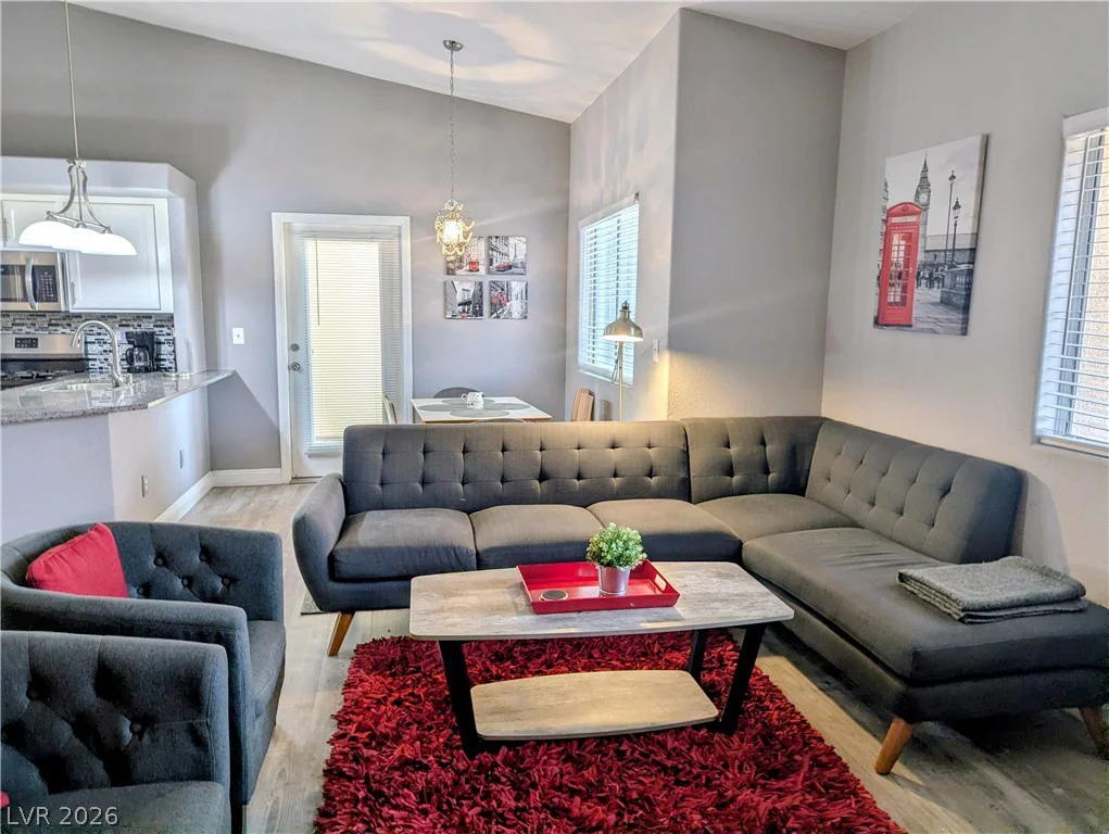 900 Heavenly Hills, Las Vegas, NV 89145